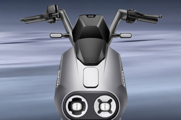 
								Moto Astro full									